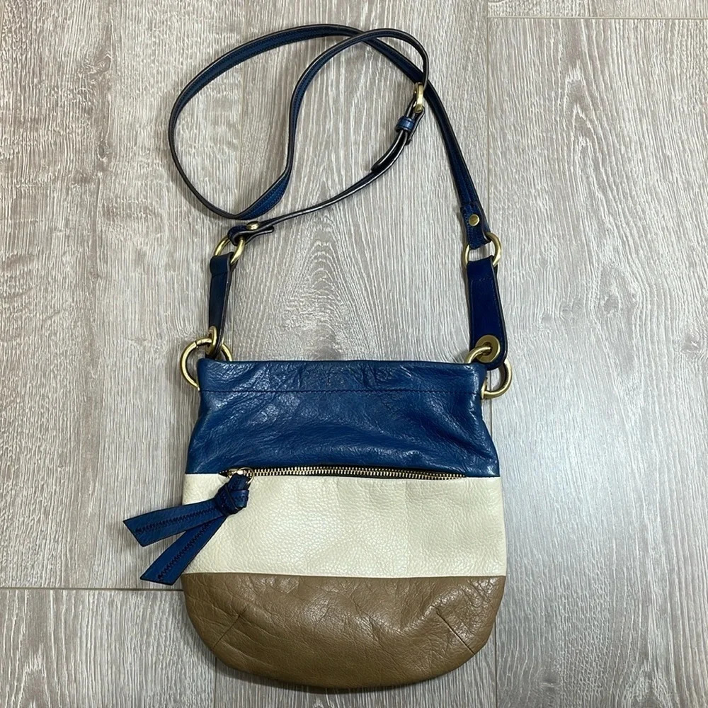 B. Makowsky Portland Colorblock Striped Pebbled Leather Crossbody Blue Cream Tan